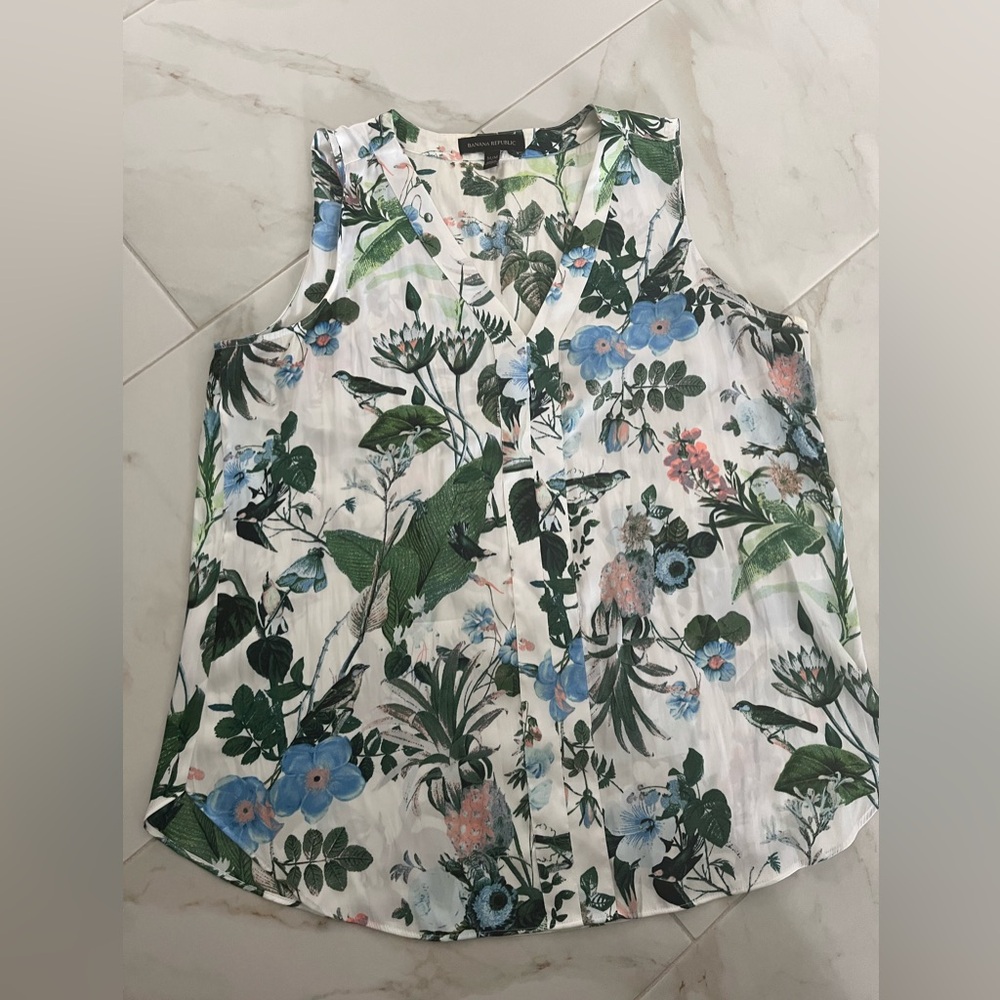 Medium Banana republic tank blouse